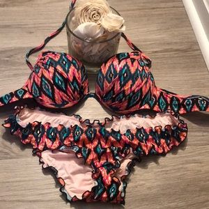 Push up bikini top and matching cheeky bottoms